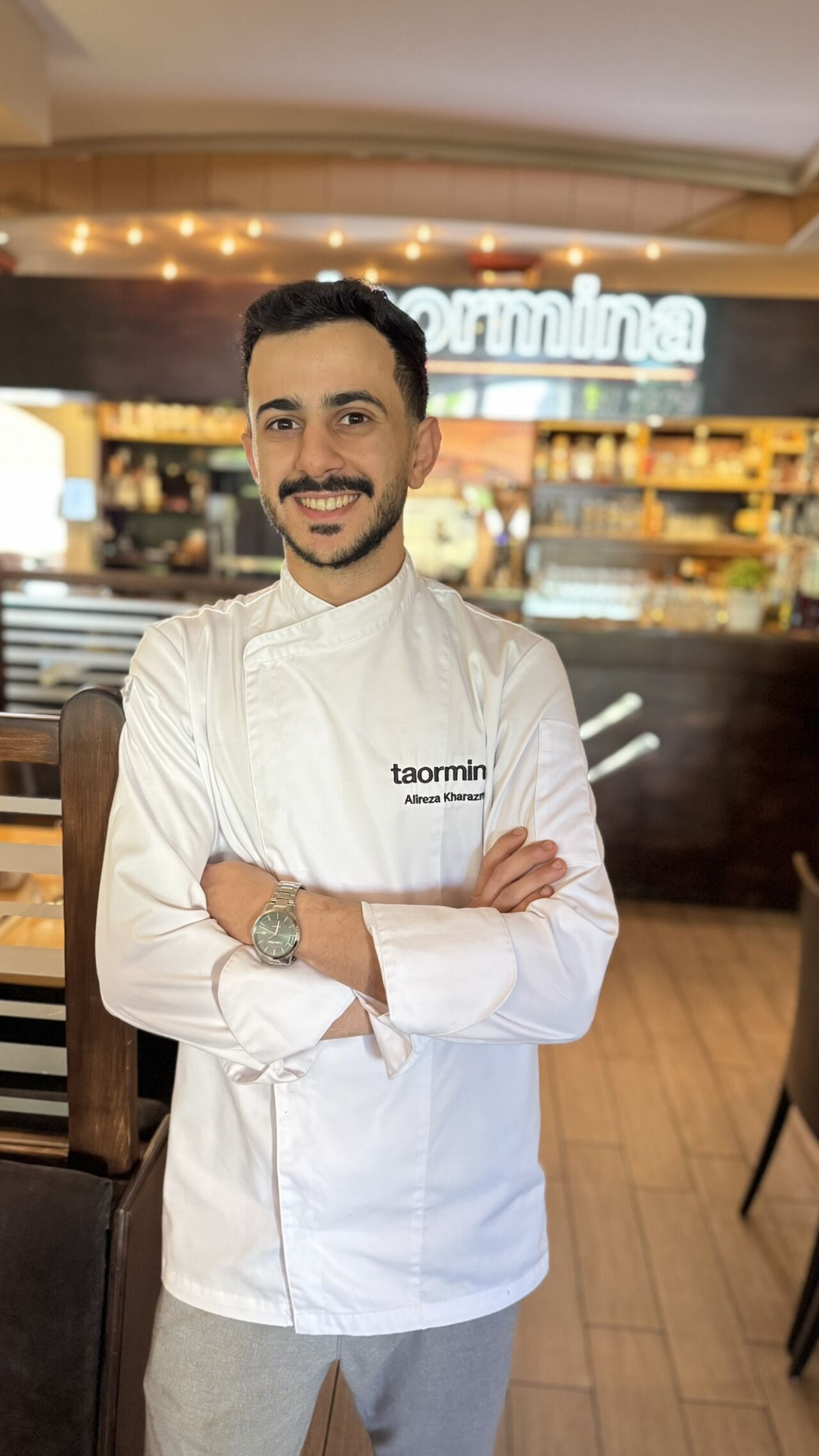 Alireza Kharazmi-Khorassani, Servicekraft im Ristorante Taormina